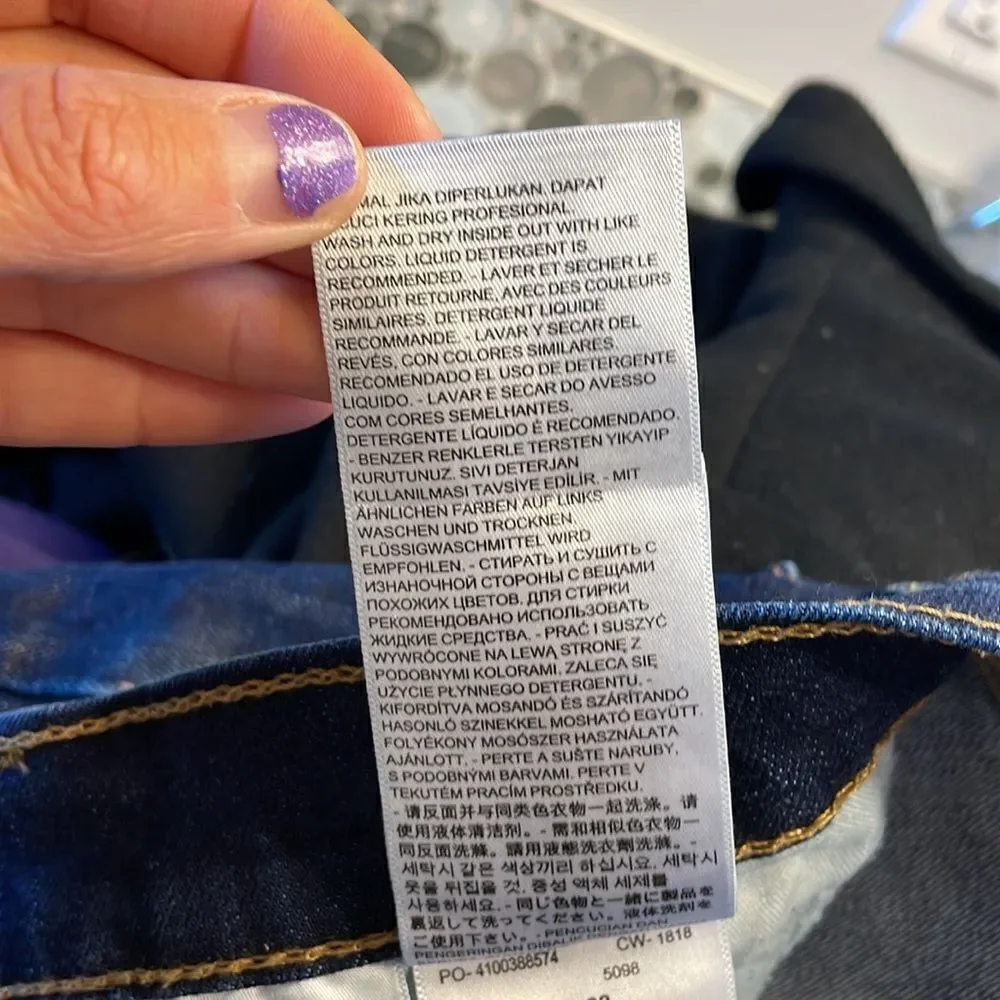 LEVI’S Mens dark blue jeans